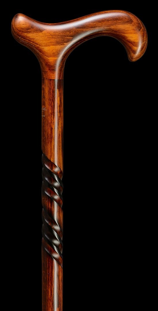 Walking stick with natural grain and twisted detailing  900082